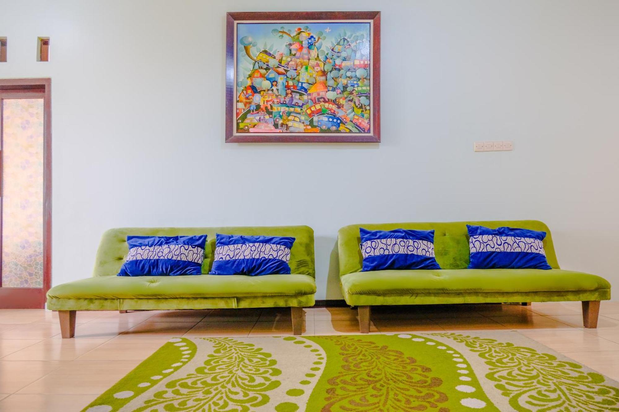 Oyo 2376 Tiara Family Residence Batu  Dış mekan fotoğraf