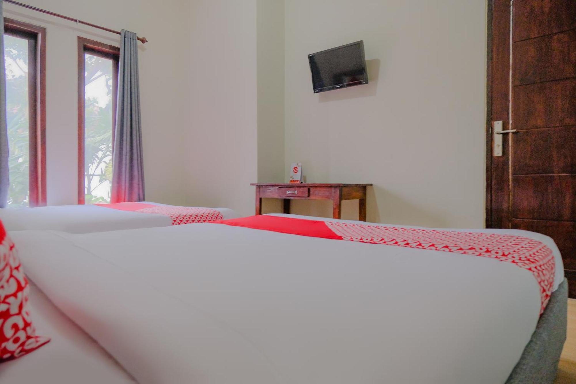 Oyo 2376 Tiara Family Residence Batu  Dış mekan fotoğraf