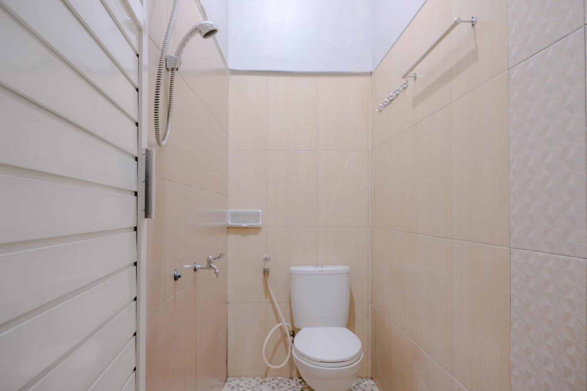 Oyo 2376 Tiara Family Residence Batu  Dış mekan fotoğraf